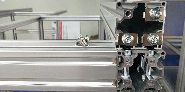 關于鋁型材內六角螺栓常見的五種組合用法