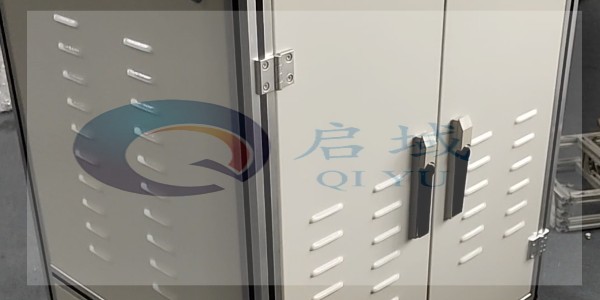 工業(yè)鋁型材框架上面要如何安裝鈑金件？