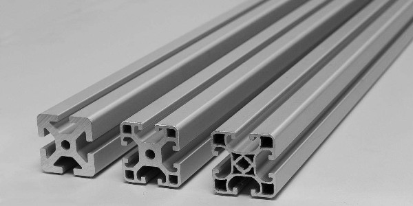 導致工業鋁型材表面泛黃的原因