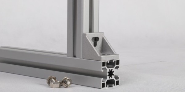 關(guān)于三根工業(yè)鋁型材相互連接的方法，你知道嗎？